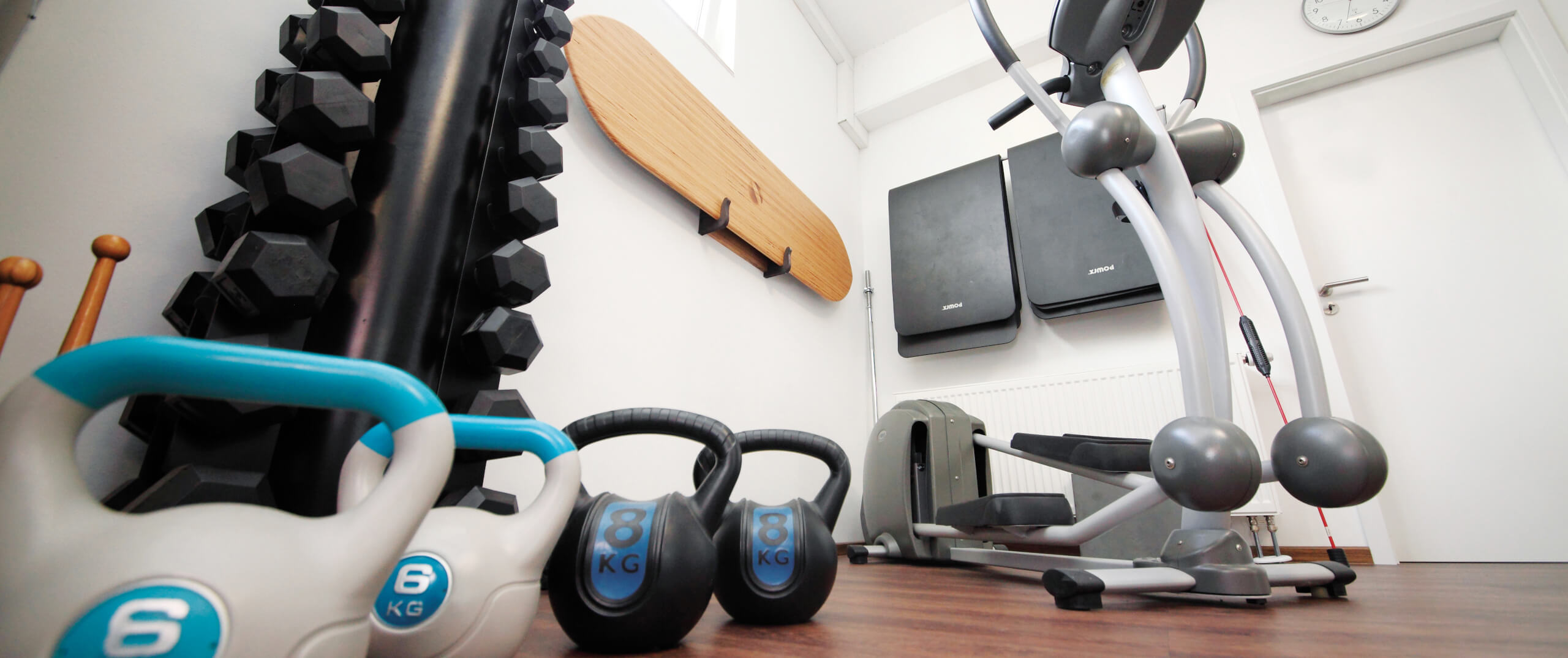 Verschiedene Hantelgewichte für das Krafttraining